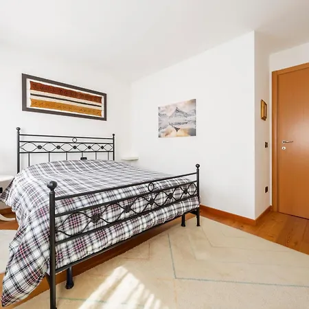 Apartment Dolomiti Cortina Con Parcheggio - Caldo E Accogliente Trilocale